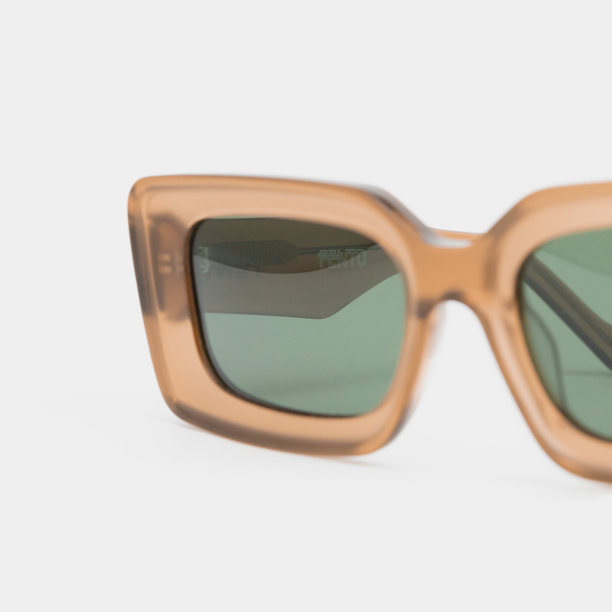 Cameron sunglasses Fento en brown acetate con estilo atemporal