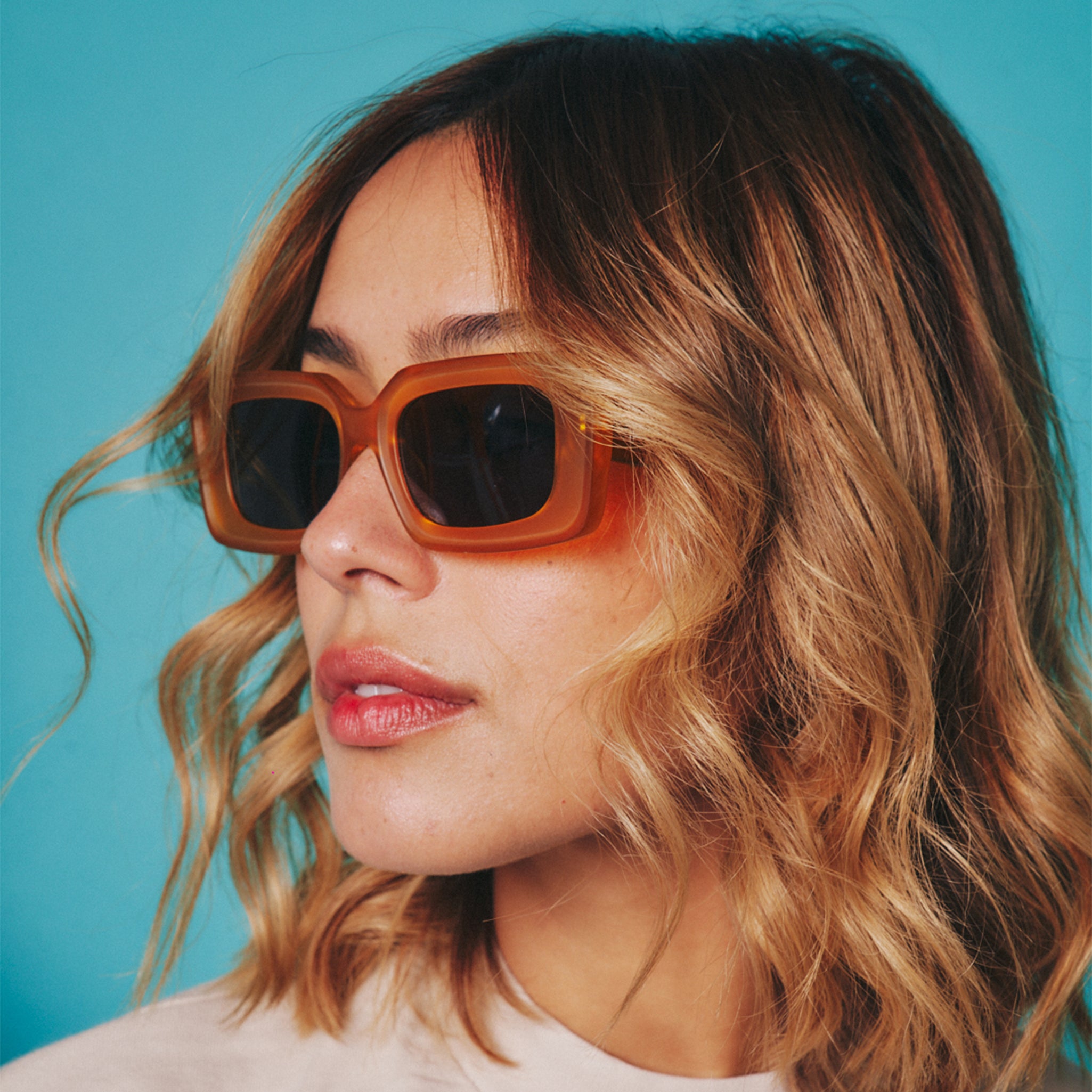 Gafas de sol Trendy Cameron Orange, con diseño moderno en acetato naranja.