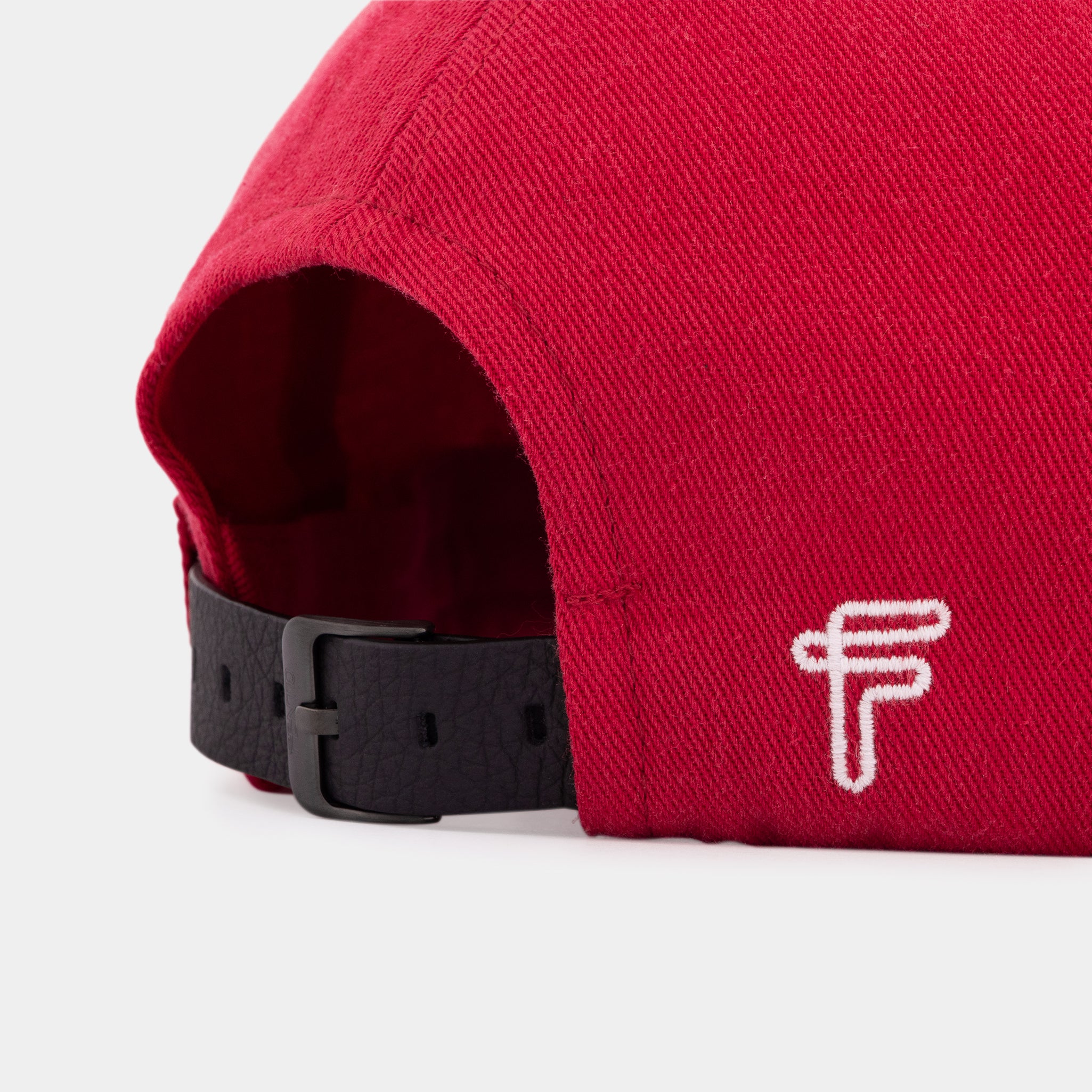 Gorra Rules Breakers en rojo – diseño clásico y versátil para todos los días