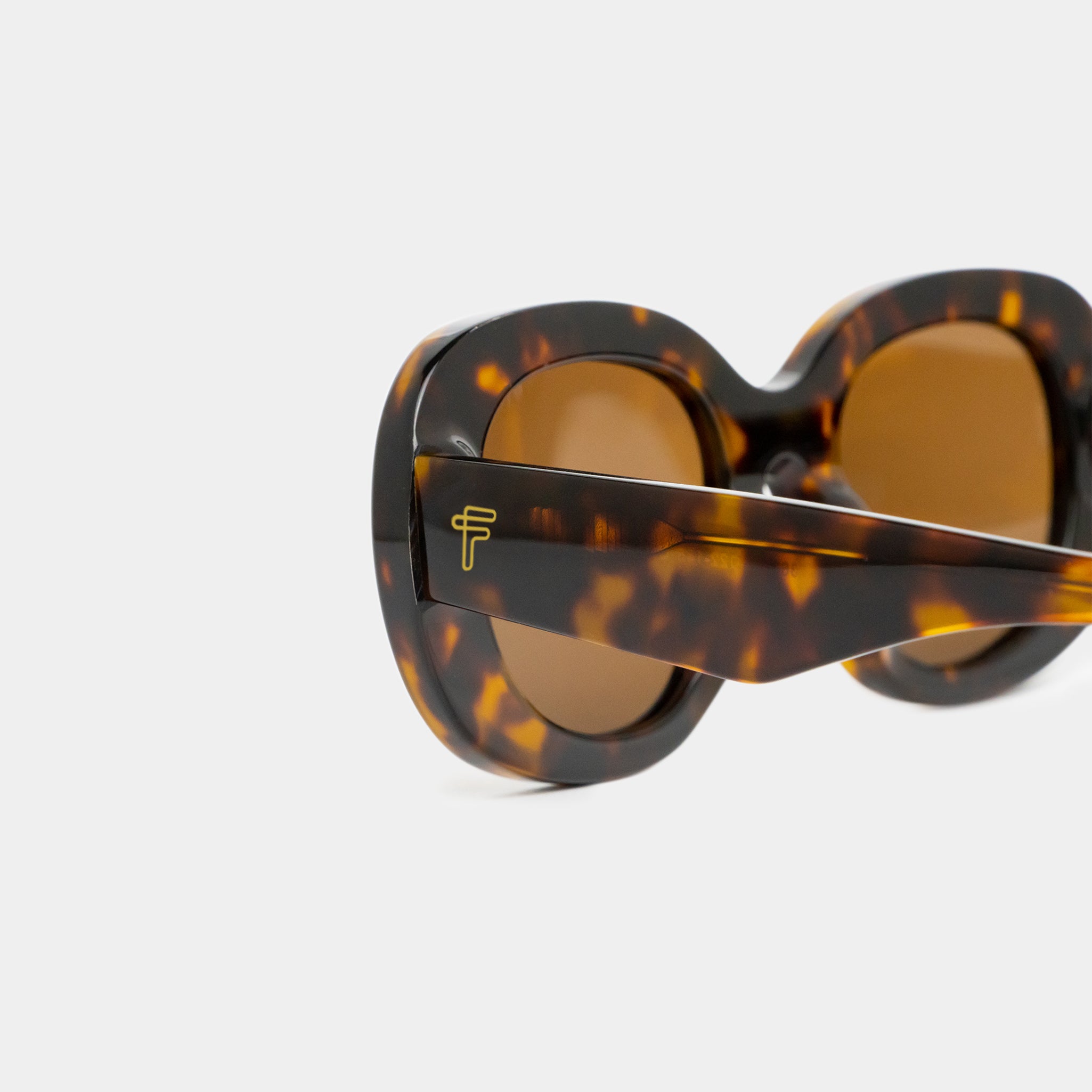 Iris sunglasses en patrón tortoise – estilo atemporal y chic
