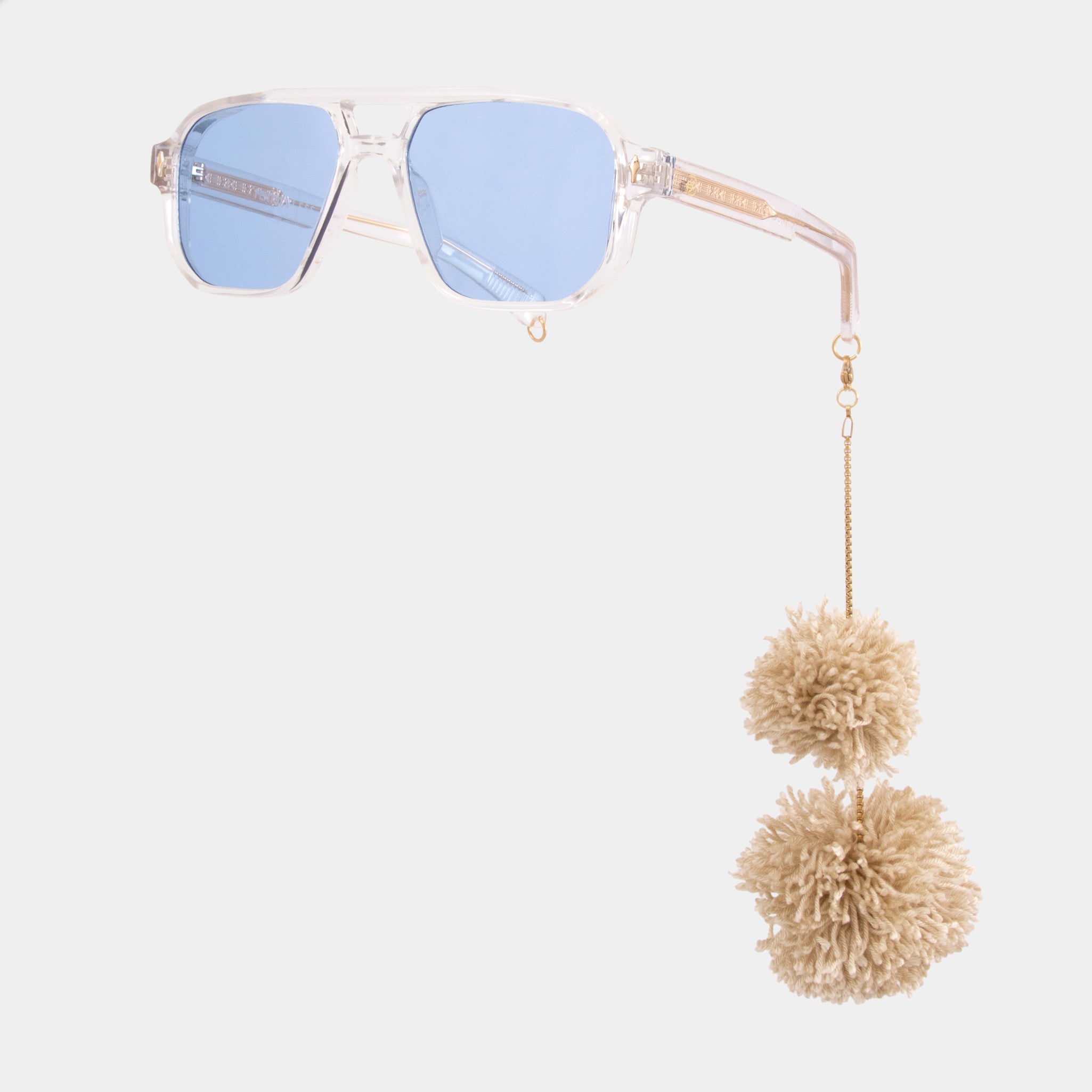 Gafas de sol Sunna, FENTO: acetato transparente, vibe clásico y gafas cuadradas y protección UV. Diseñadas en Medellín. Envíos en Colombia. Compra online.