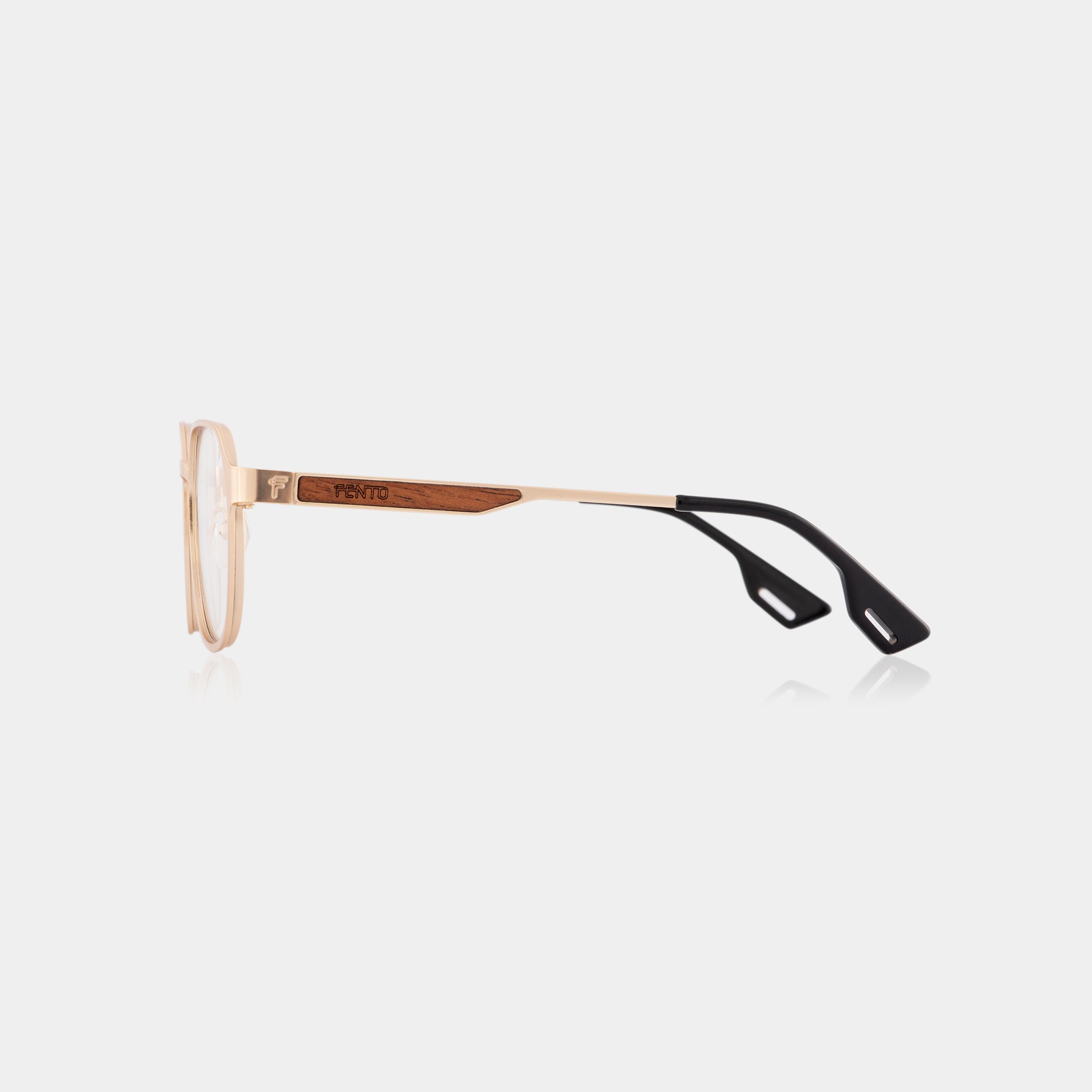 Gafas Freeport en acero dorado – montura unisex elegante con carácter audaz. Diseñadas en Medellín. Envíos en Colombia. Compra online.