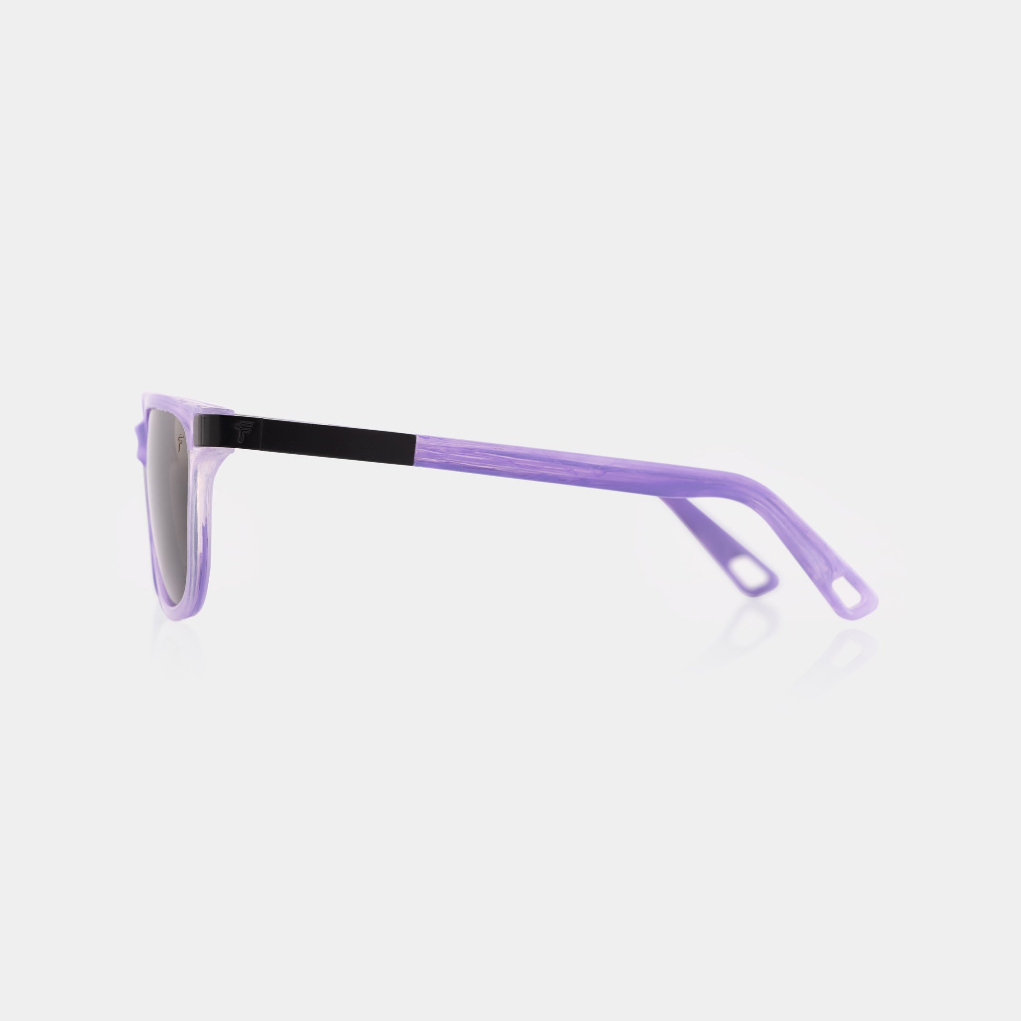 Gafas sostenibles Specta Nuquí Fusion Purple – diseño unisex reciclado. Diseñadas en Medellín. Envíos en Colombia.