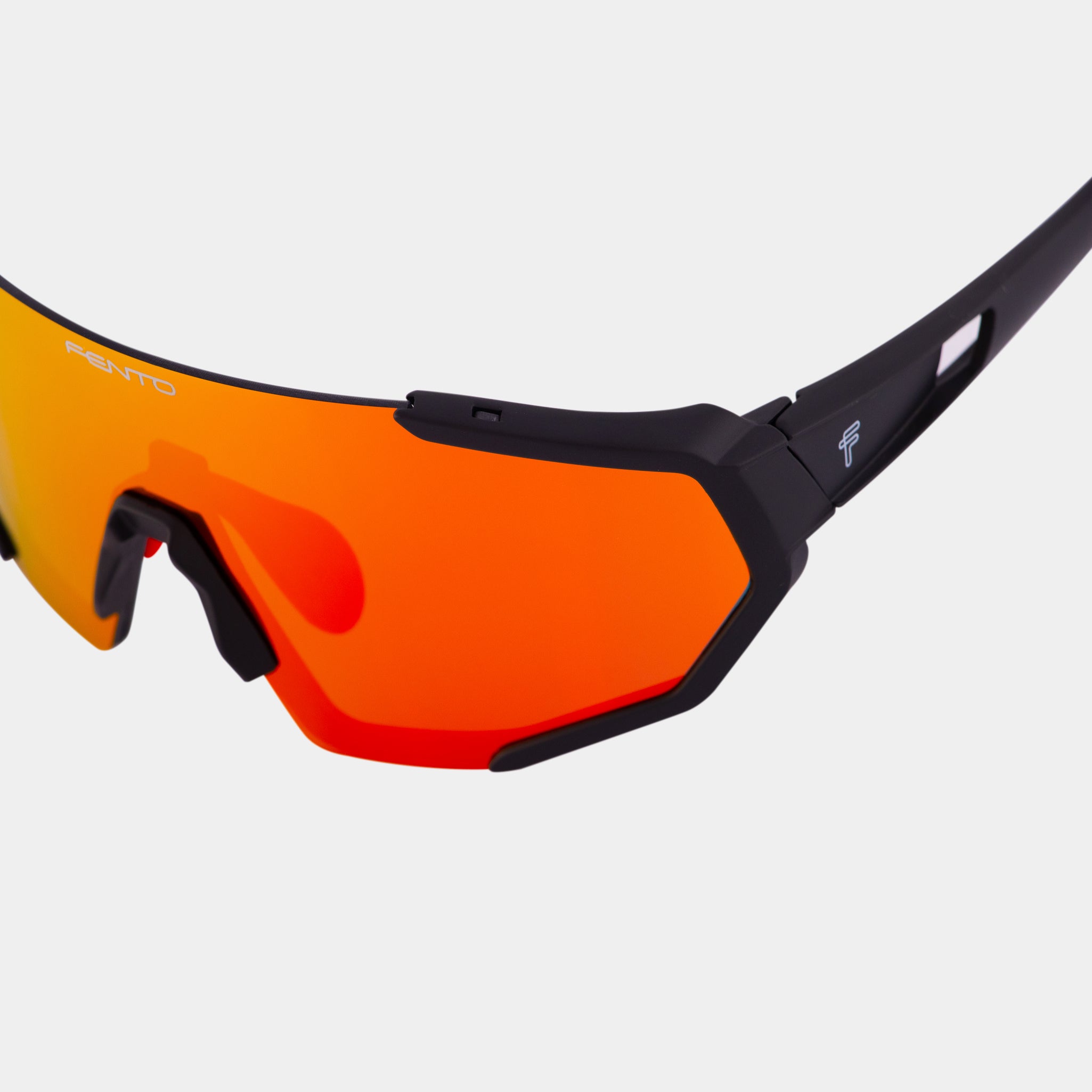 Montura deportiva Hyper – gafas negras y rojas con tecnología TR90