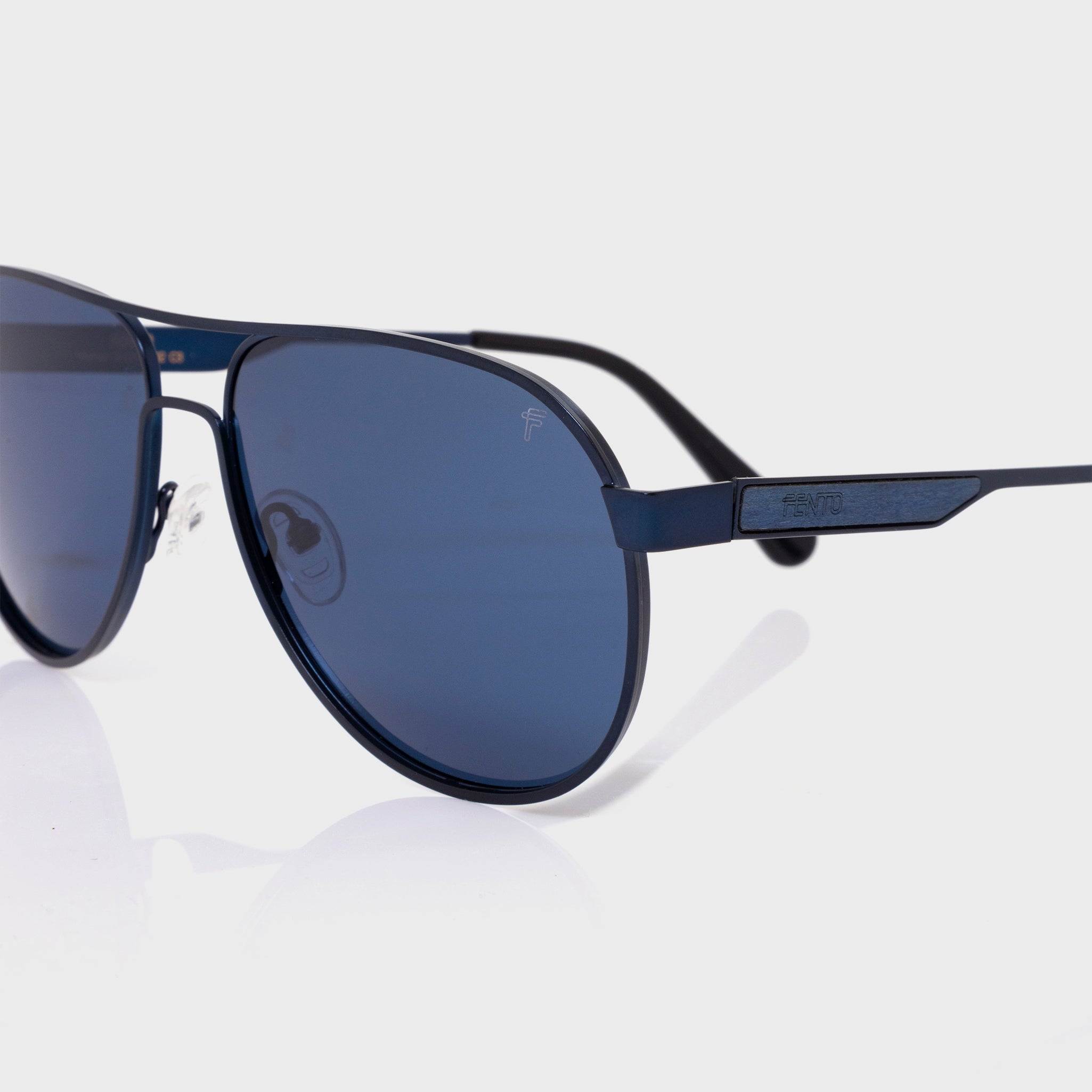 Sunglasses Nomad Steel – diseño unisex en color azul navy