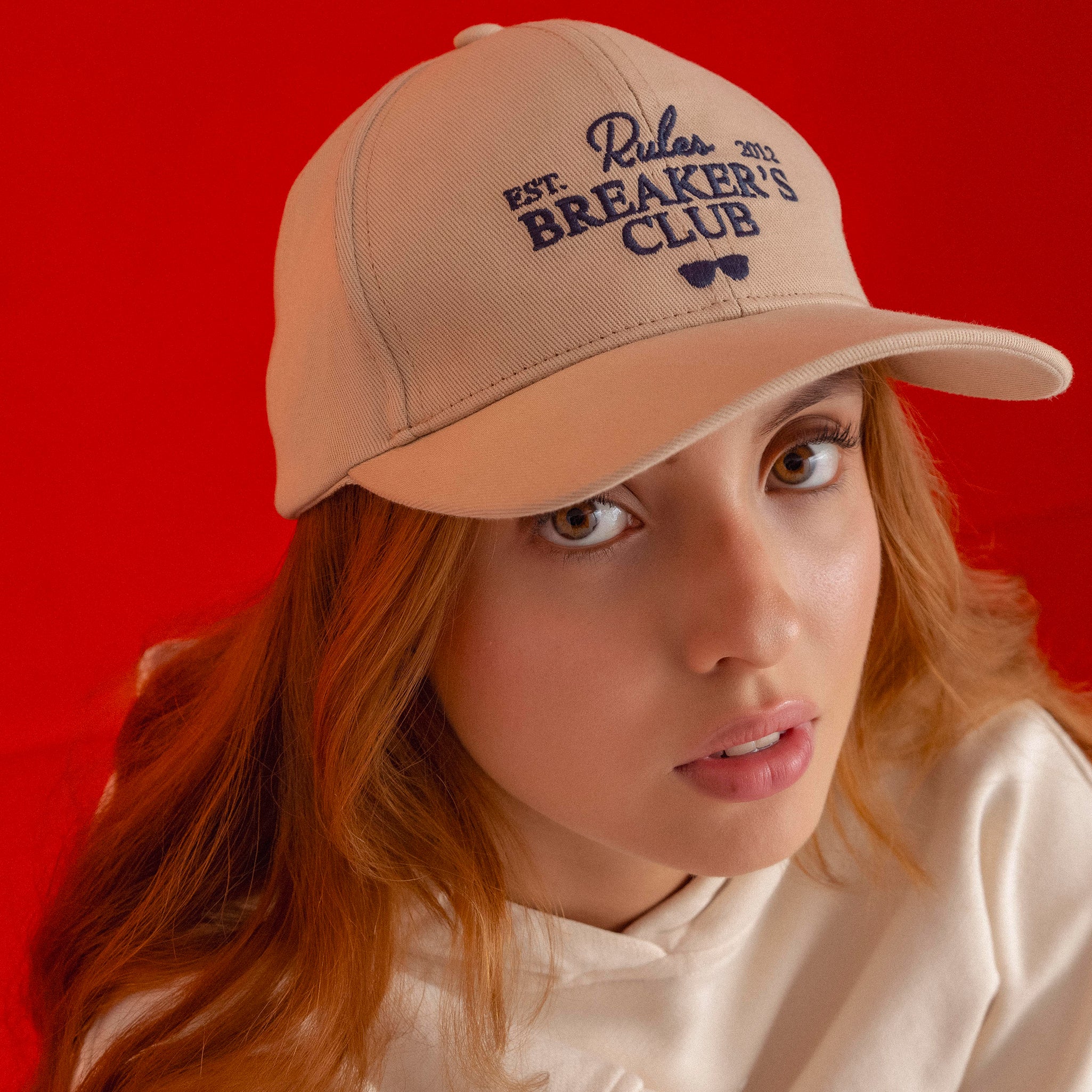 Gorra de béisbol beige Rules Breakers – diseño relajado y elegante