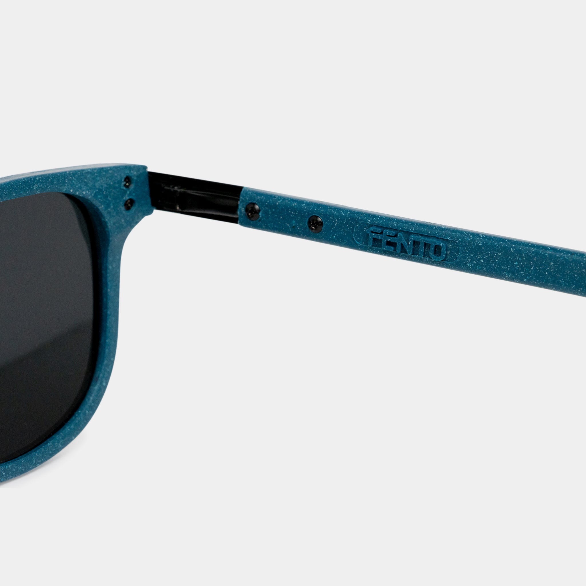 Gafas recicladas color azul – diseño minimalista en material Tetra Pak