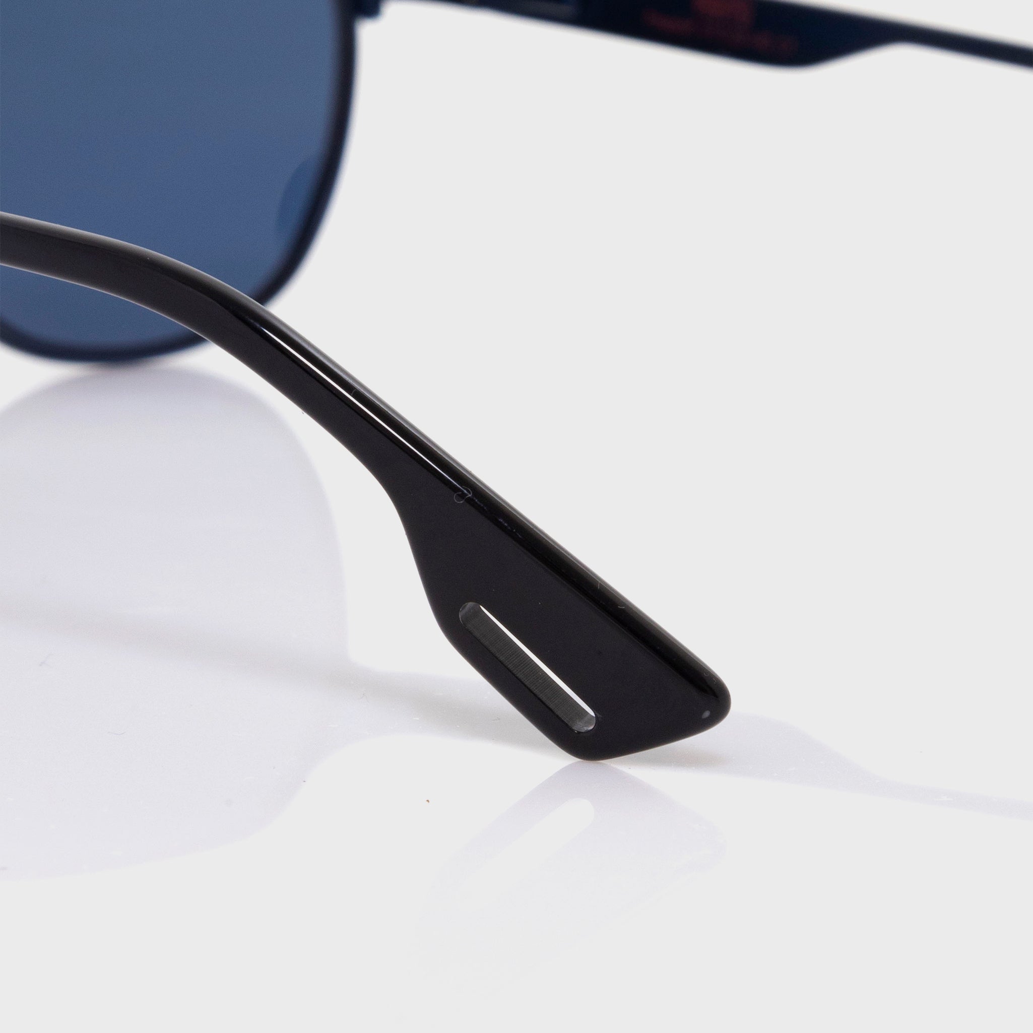 Gafas de sol premium Freeport – navy blue con estructura de acero durable

