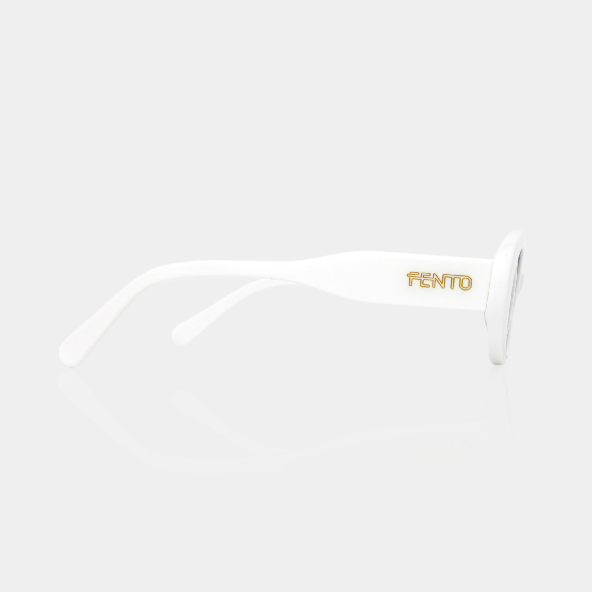 Audrey sunglasses en acetato blanco con lentes oscuras
